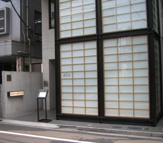 ���M���X